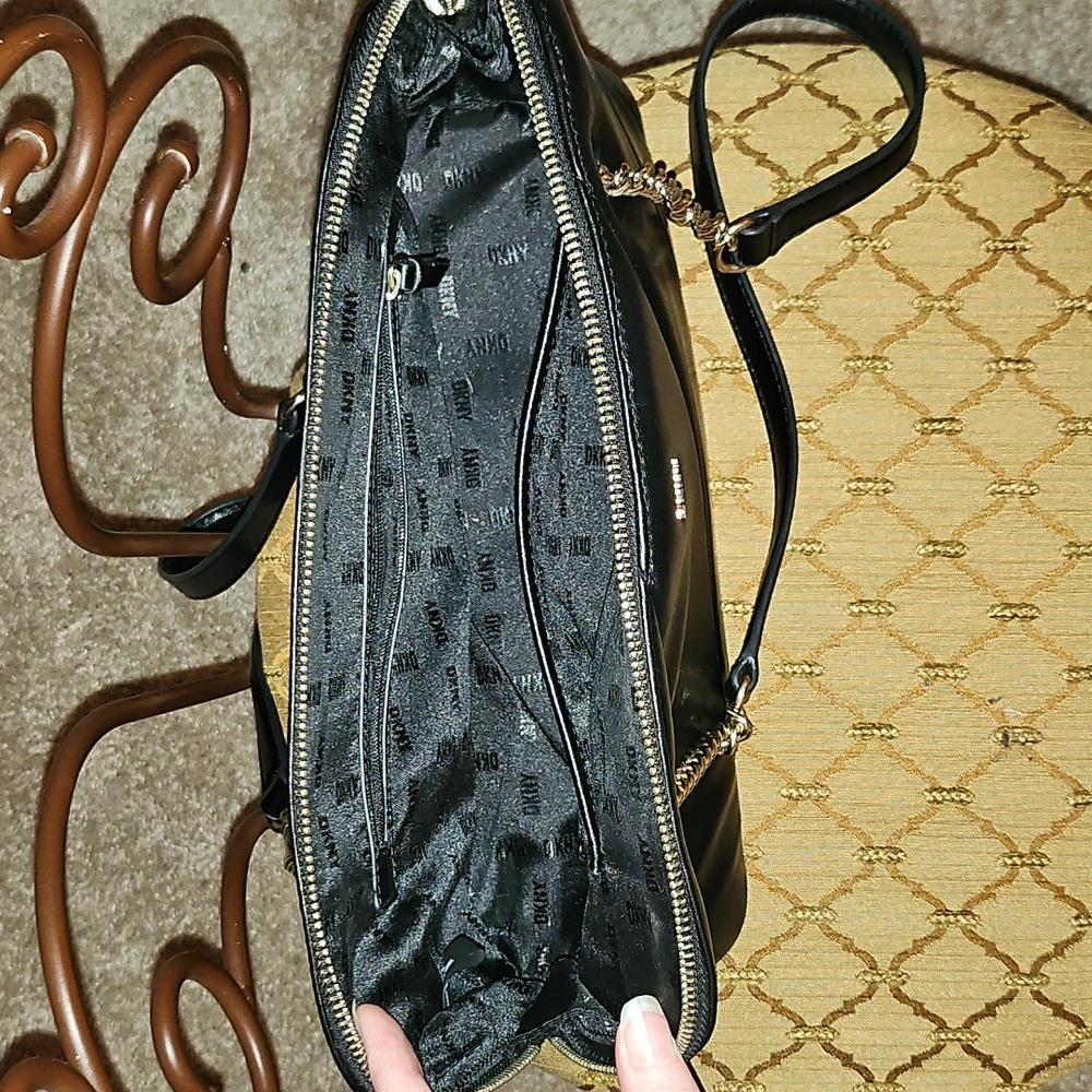 🎉HPx2🎉 DKNY Black Vegan Leather Shoulder Bag - Picture 3 of 3
